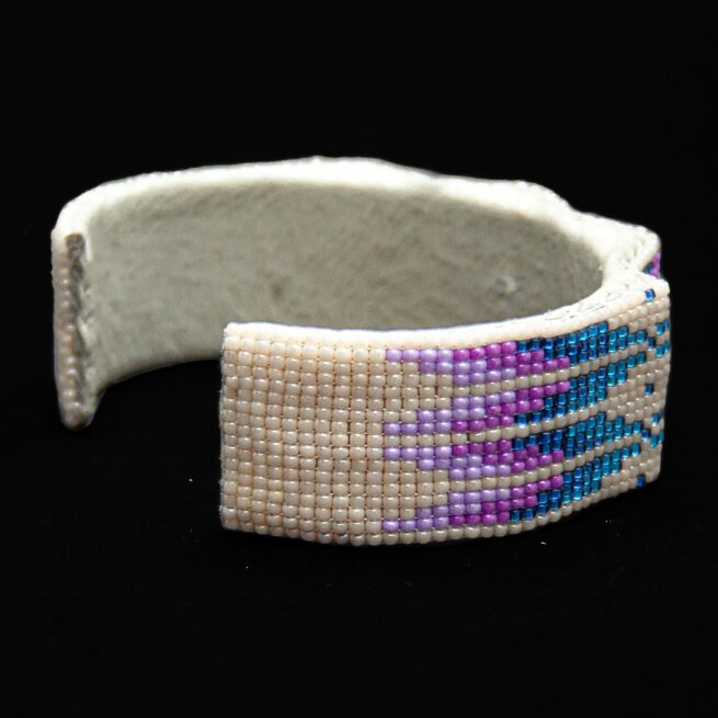 White Ribbed Beaded Bracelet - Image 2