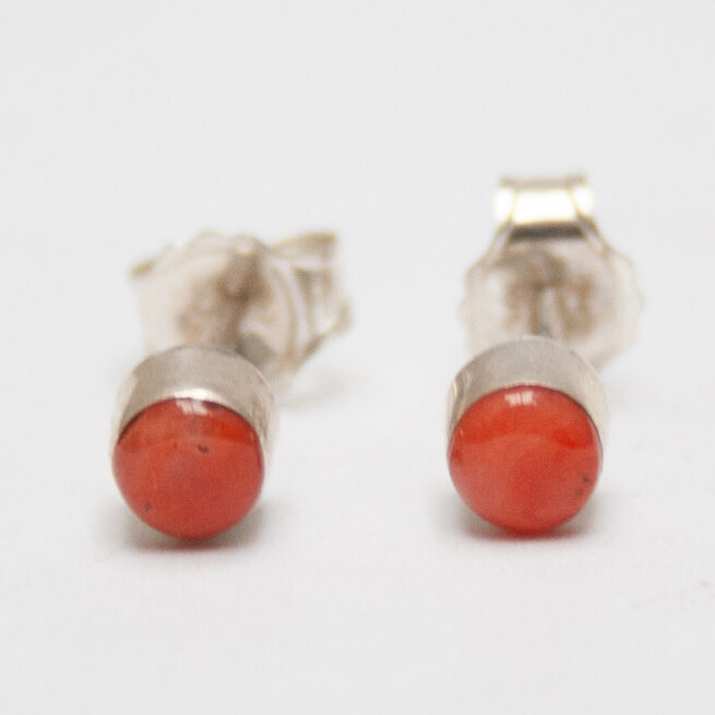 Clous d'Oreilles Corail Rouge