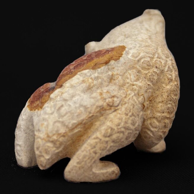 Karen Zunie Jasper Frog Carving - Image 4