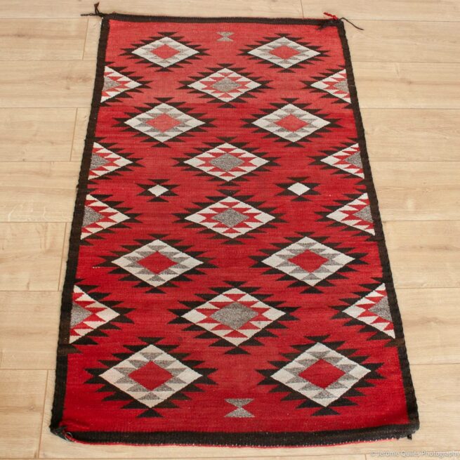 Tapis Rouge Vintage 1960 – Image 4