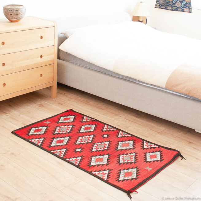 Tapis Rouge Vintage 1960 – Image 2