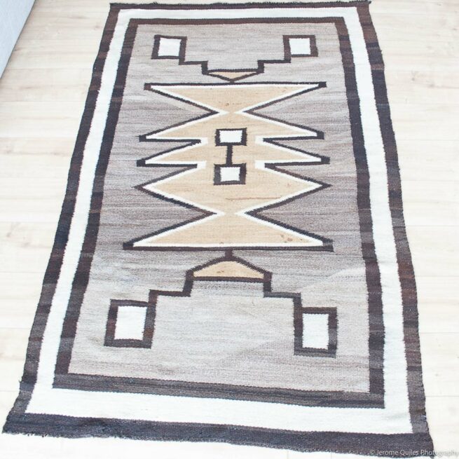 1930s Cream Grey Navajo Area Rug - Image 4