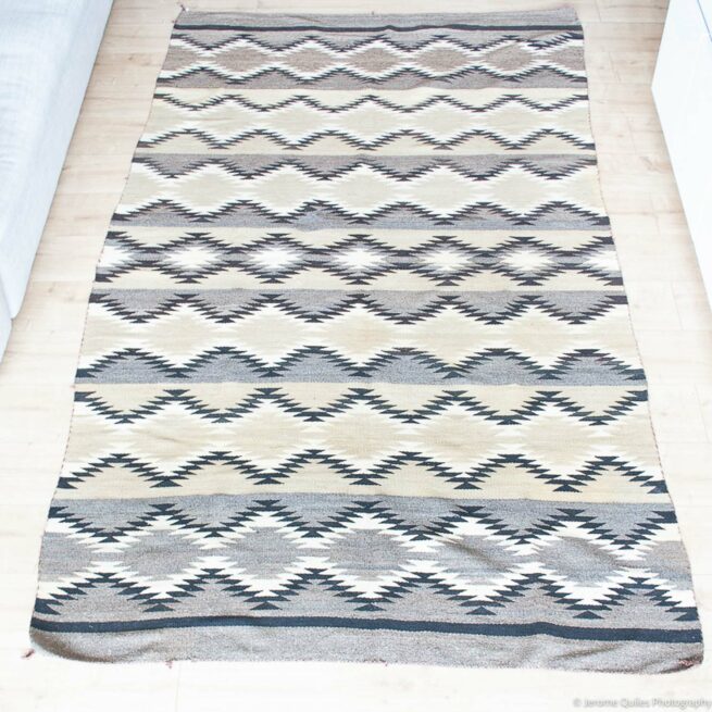 1970s Vintage Grey Cream Navajo Rug - Image 2