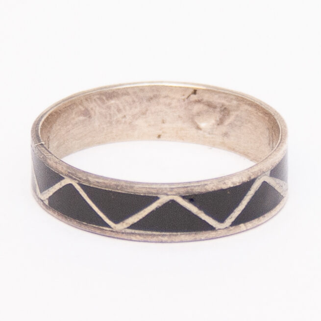 Black Jet Zigzag Ring