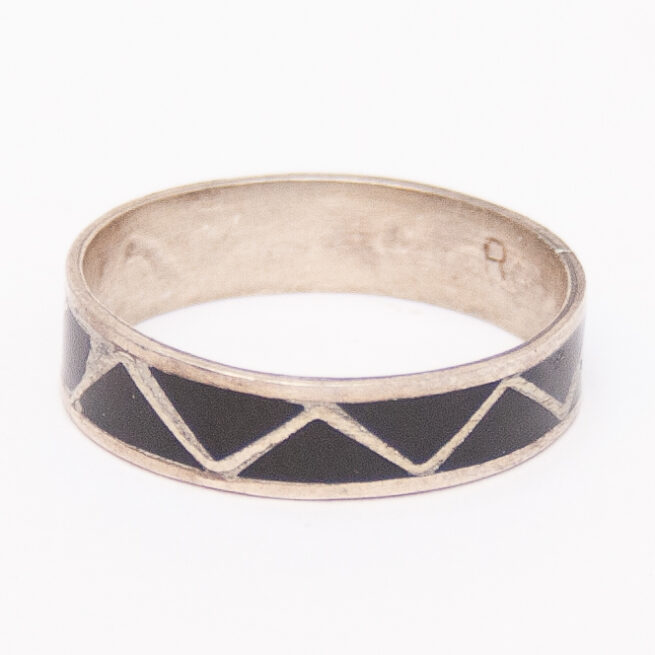 Black Jet Zigzag Ring