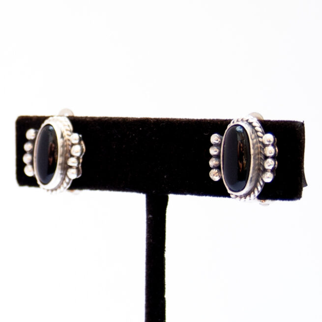 Boucles d'Oreilles Clips Noires – Image 4
