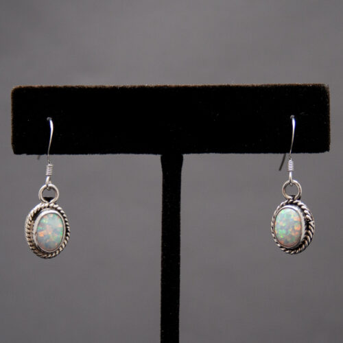 Petites Boucles d'Oreilles Opale Blanche