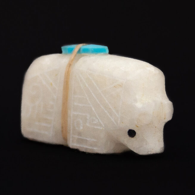 Small White Marble Zuni Bear Carving - Image 3