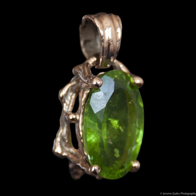 9K Gold Peridot Pendant - Image 2