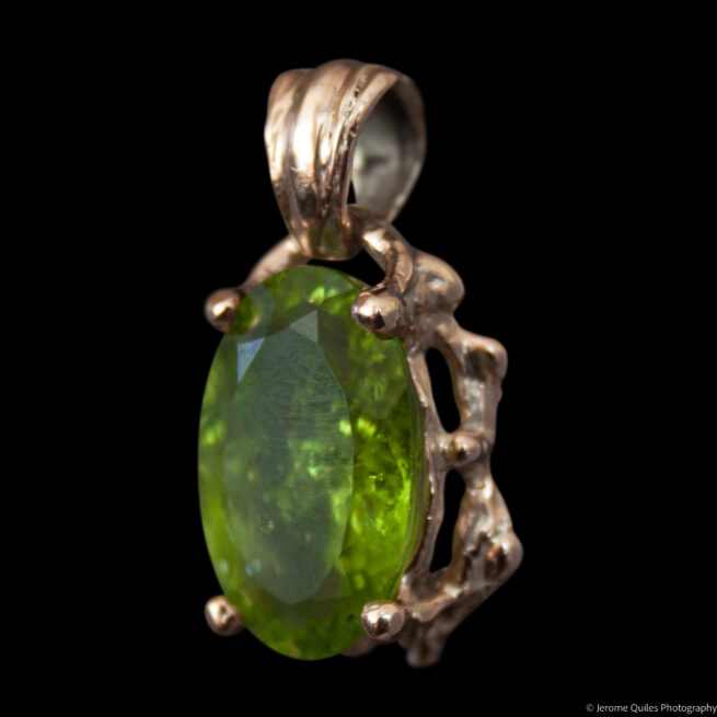 9K Gold Peridot Pendant - Image 3