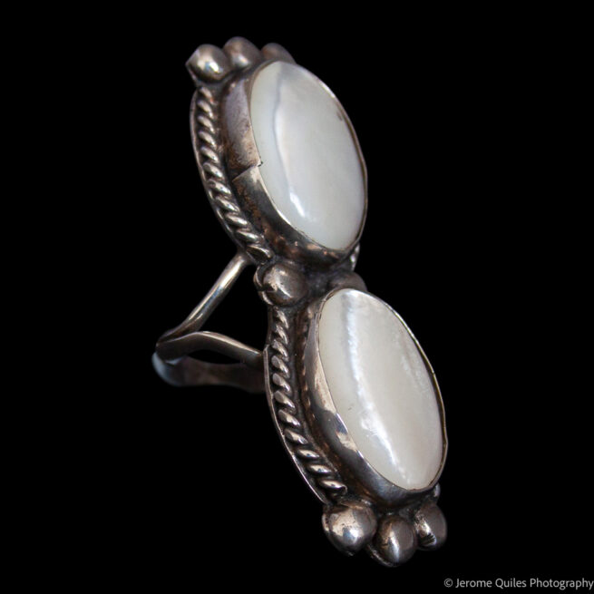 Double Mother-of-Pearl Vintage Ring - Image 2