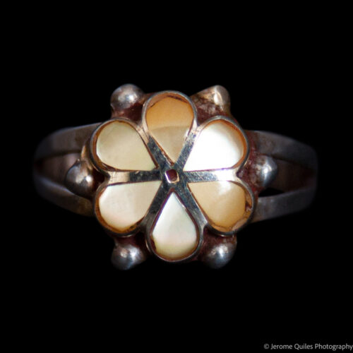 Bague Fleur Nacre Dorée