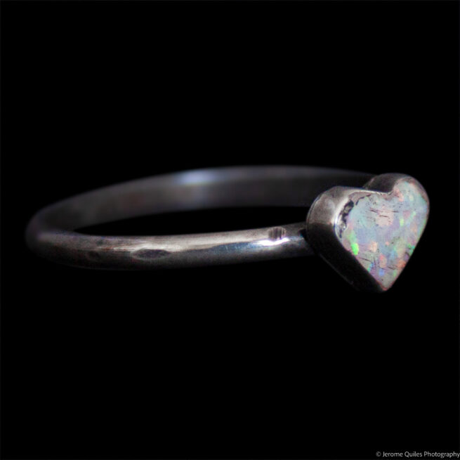Bague Petit Cœur Opale Blanche – Image 2