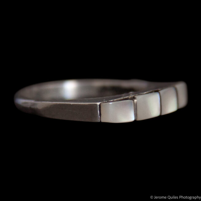 Zuni Mother-of-Pearl Ring - Image 2