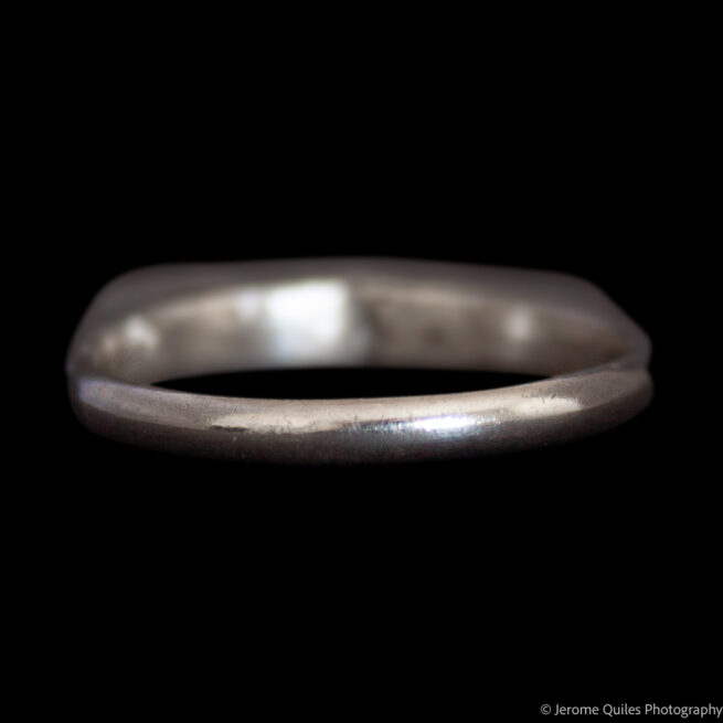 Zuni Mother-of-Pearl Ring - Image 4