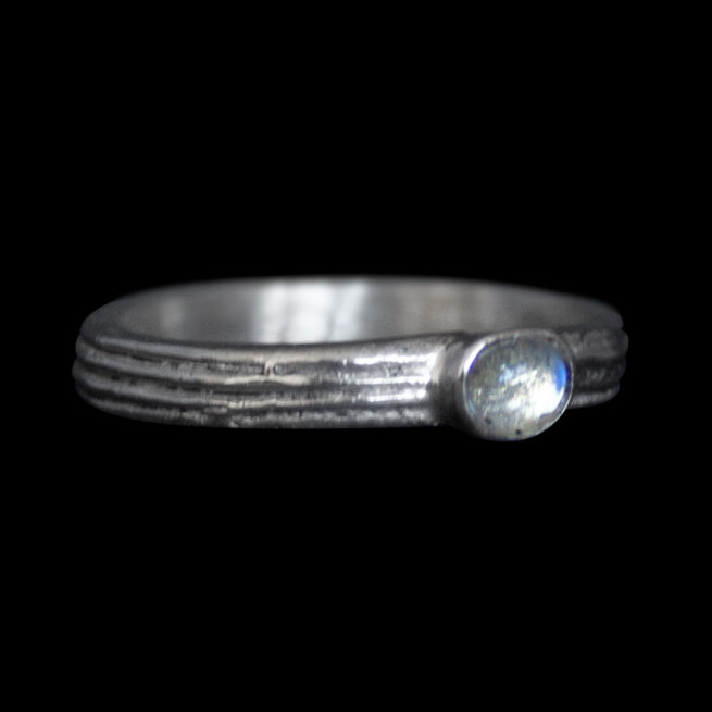 Small Rainbow Moonstone Silver Ring - Image 2