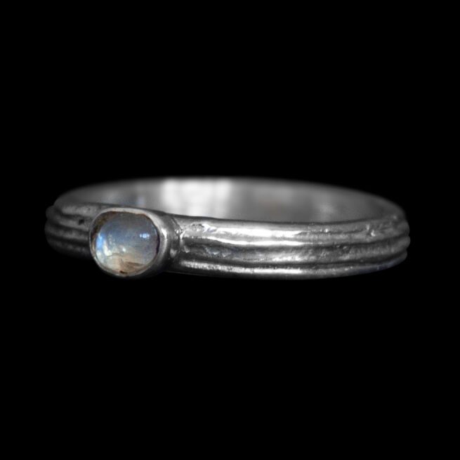 Small Rainbow Moonstone Silver Ring - Image 3