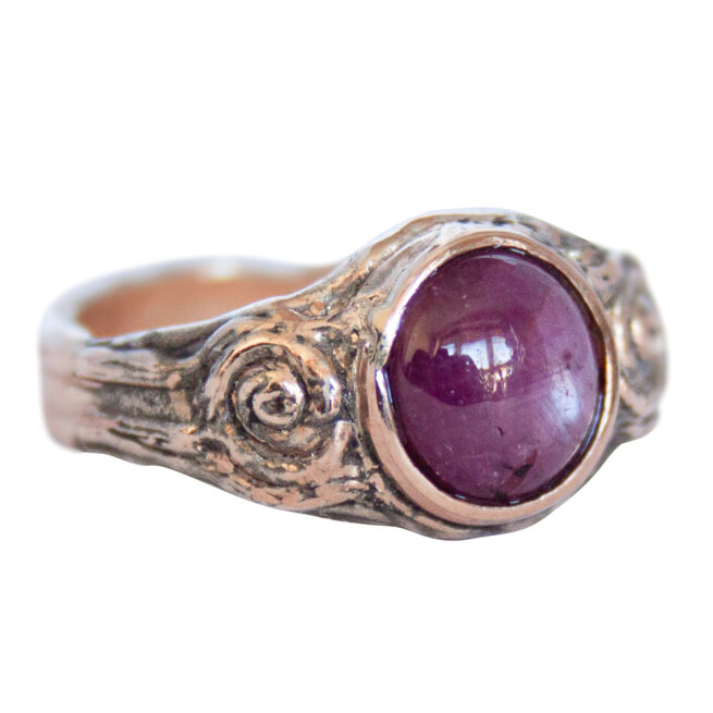 9K Gold Spiral Star Ruby Ring - Image 2