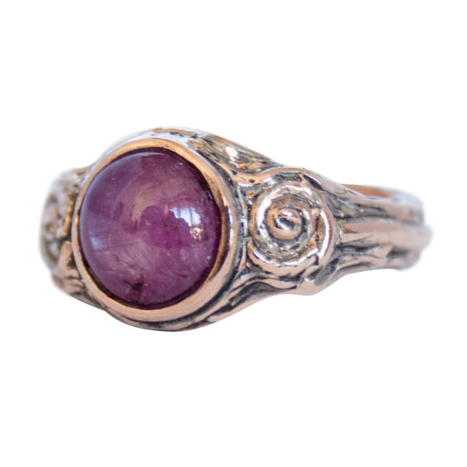 9K Gold Spiral Star Ruby Ring - Image 3