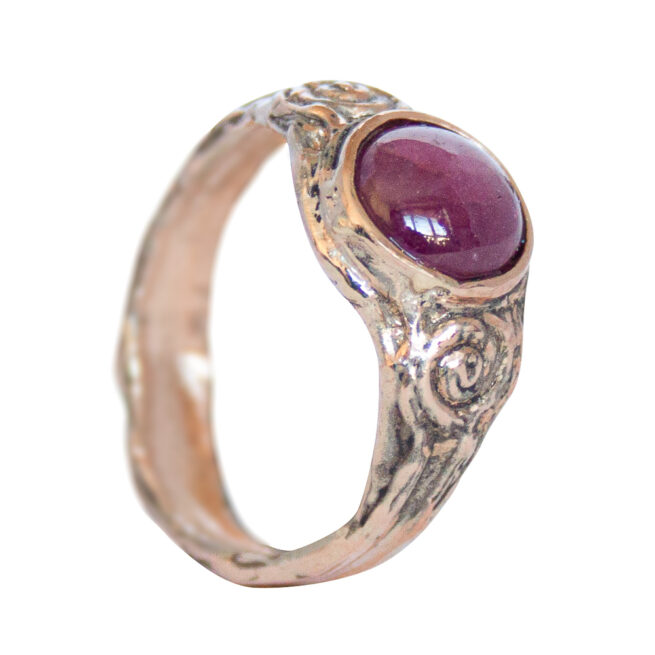 9K Gold Spiral Star Ruby Ring - Image 4