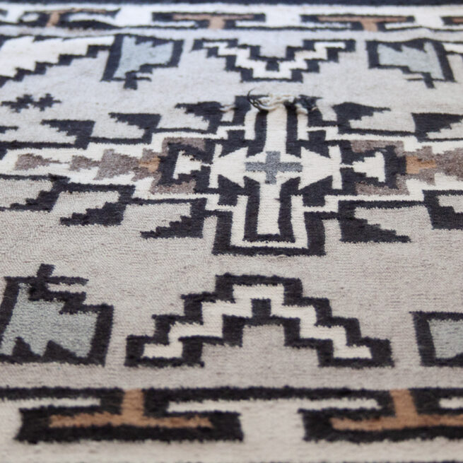 1970s Ganado Handwoven Navajo Rug - Image 8