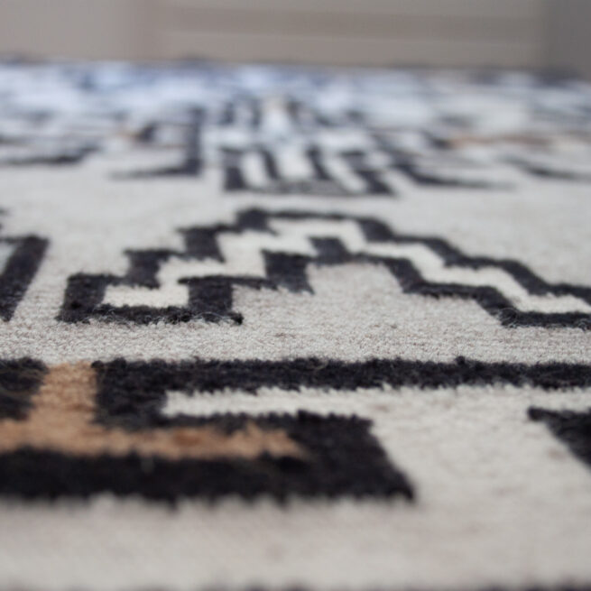 1970s Ganado Handwoven Navajo Rug - Image 7