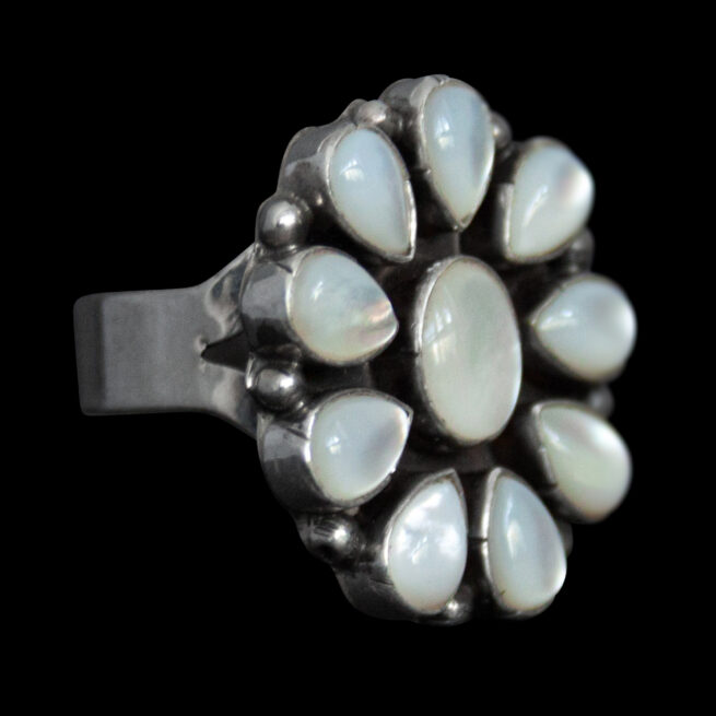 Unisize White Flower Ring - Image 2