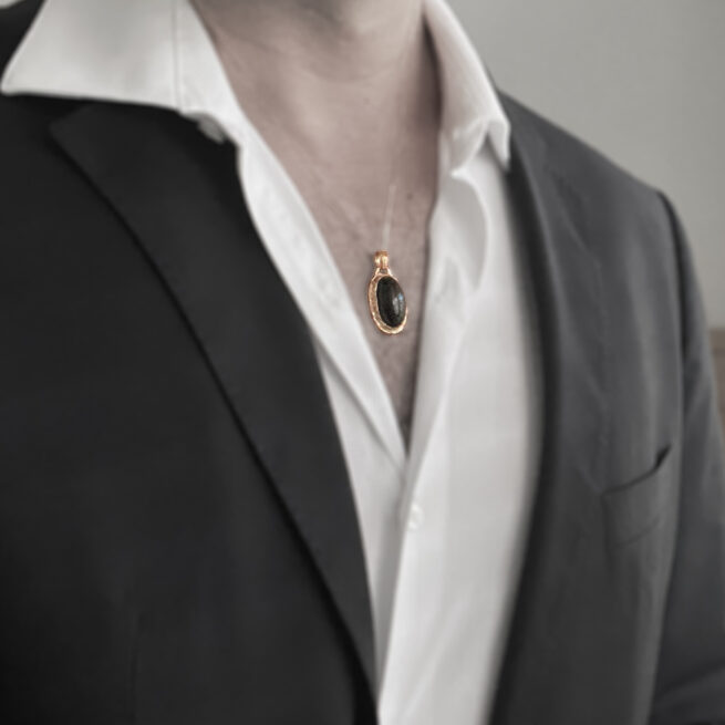 9K Gold Black Spinel Pendant