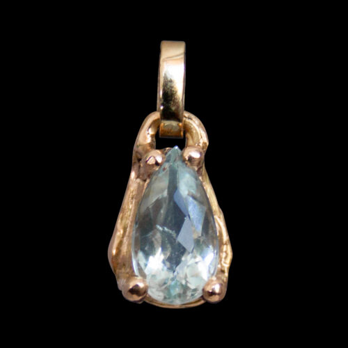 18K Gold Faceted Aquamarine Pendant