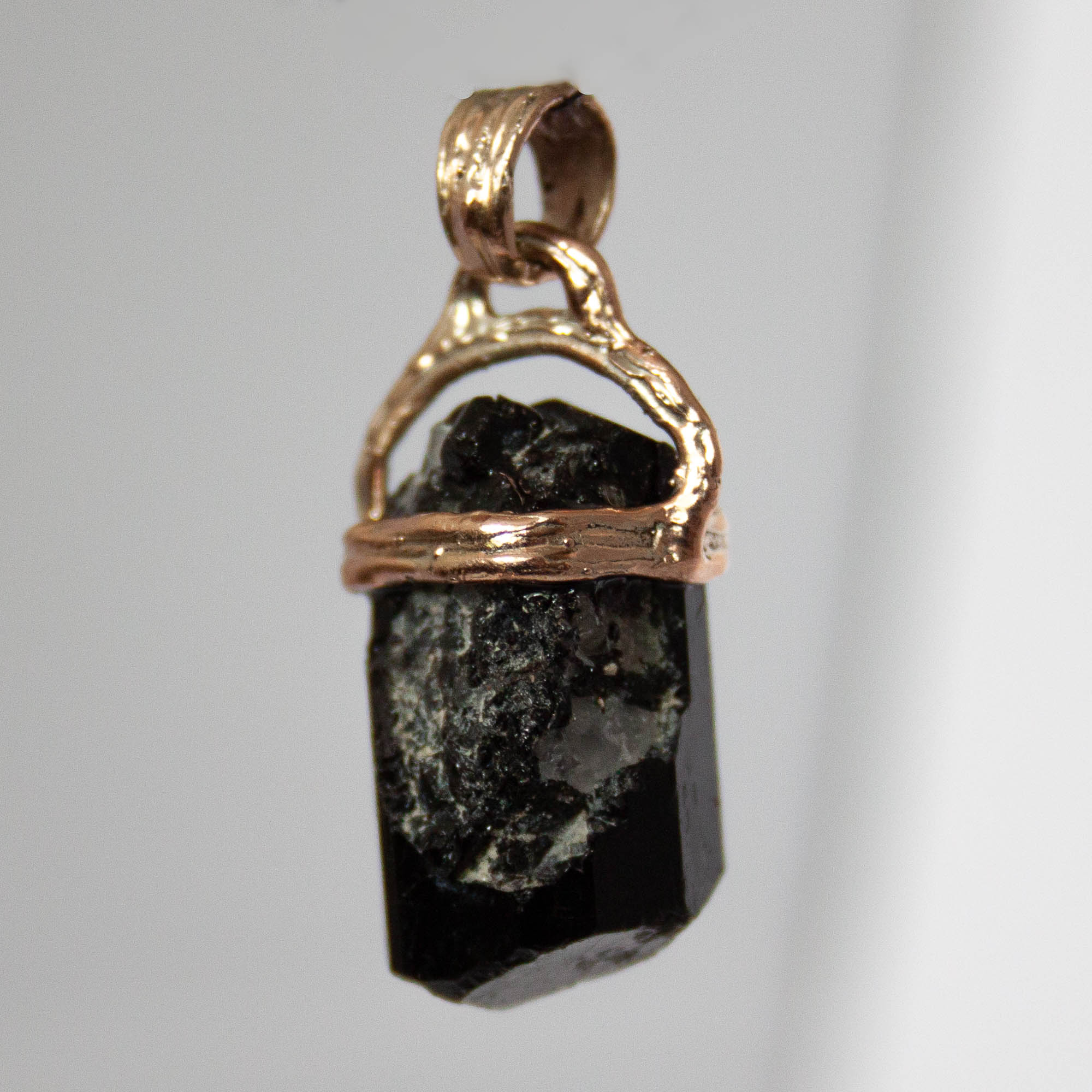 9K Gold Black Tourmaline Nugget - Image 3