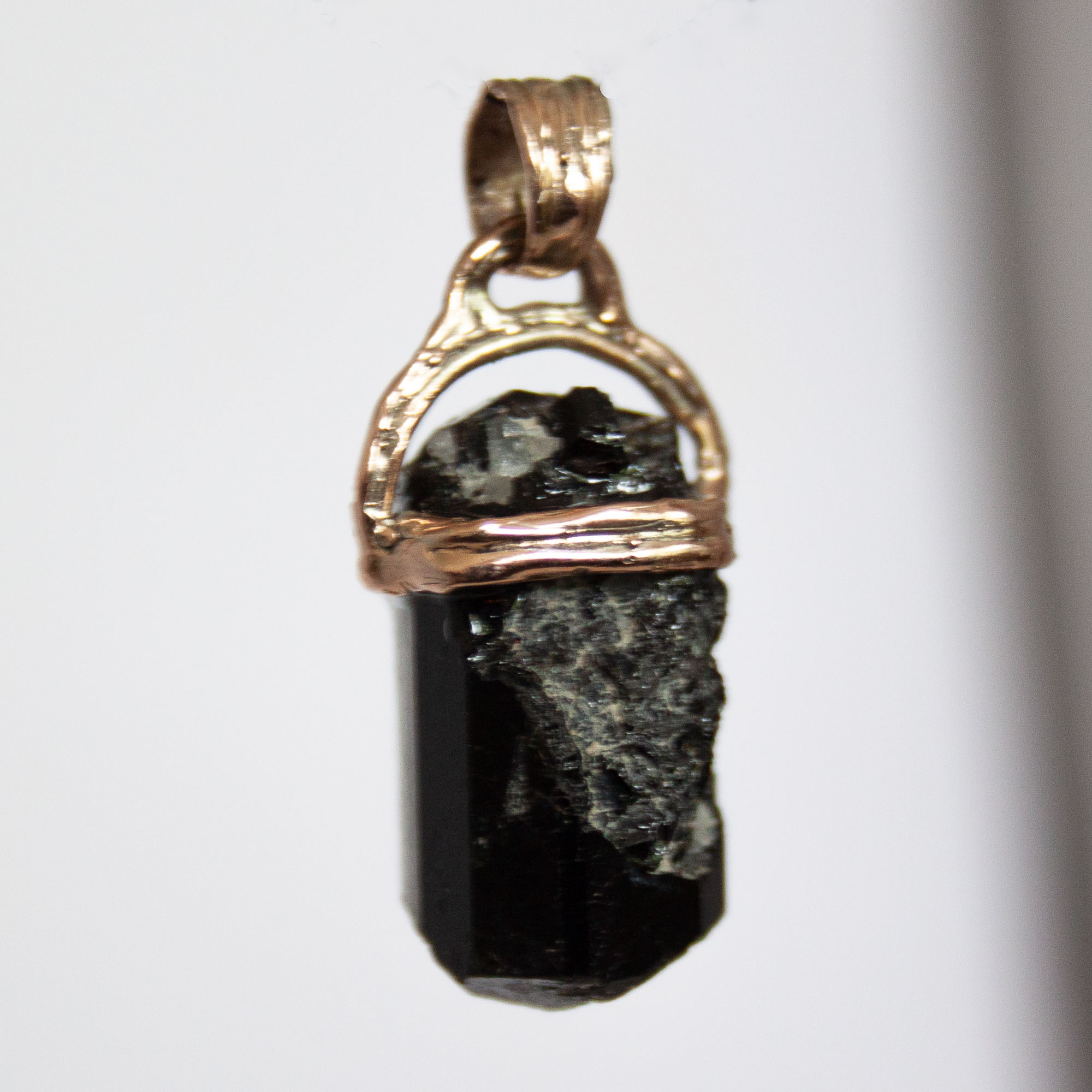 9K Gold Black Tourmaline Nugget - Image 5